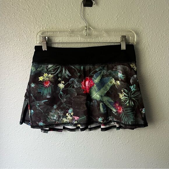 Lululemon Run: Pace Setter Skirt (Regular)
Curious Jungle Multi / Black - Picture 4 of 10
